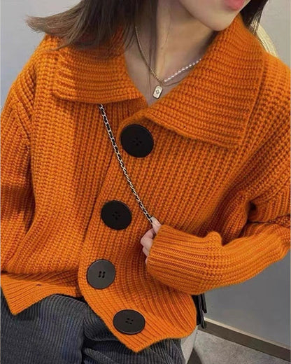 Yara® | Gestrickte orangefarbene Strickjacke mit Knöpfen