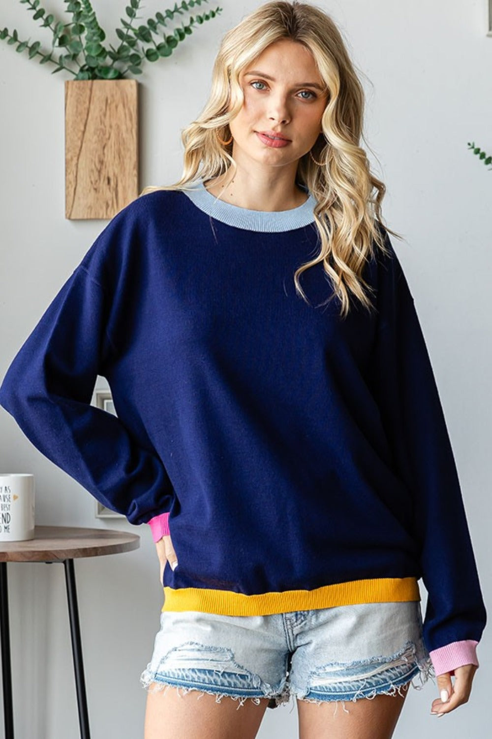 Olivia® | First Love Kontrast-Langarmpullover mit geripptem Rundhalsausschnitt