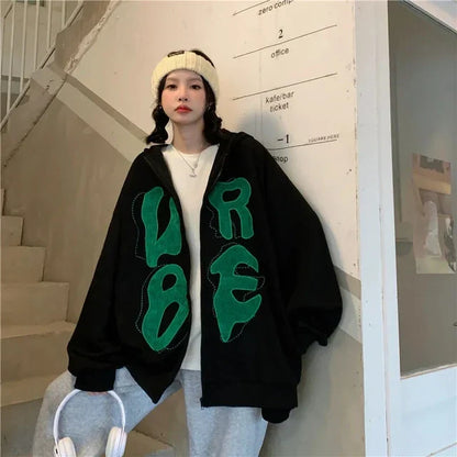 Romy - Oversized Hoodie mit auffälligen Buchstaben-Applikationen