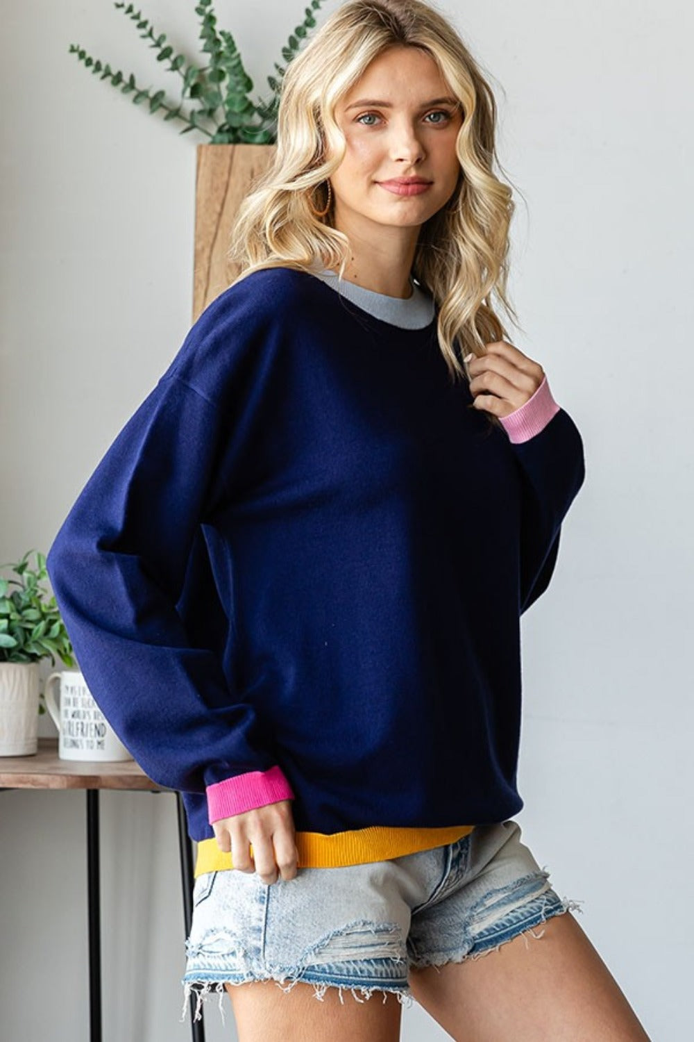 Olivia® | First Love Kontrast-Langarmpullover mit geripptem Rundhalsausschnitt